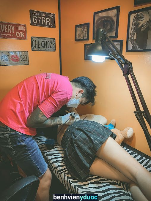 1993 TATTOO STUDIO