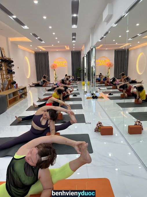 Present yoga Liên Chiểu Đà Nẵng