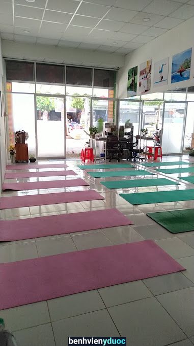 Yoga Lam Hương